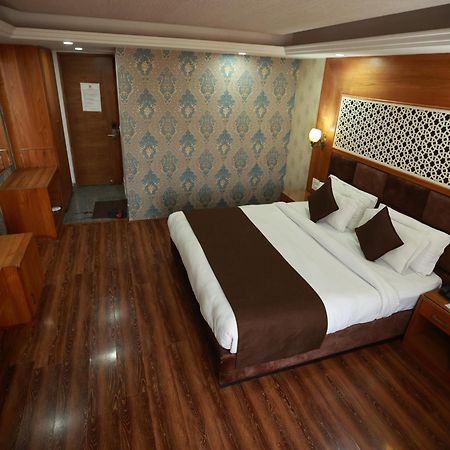 Hotel The Montreal Telbal Bagian luar foto