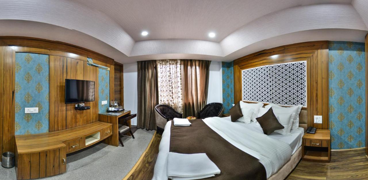 Hotel The Montreal Telbal Bagian luar foto