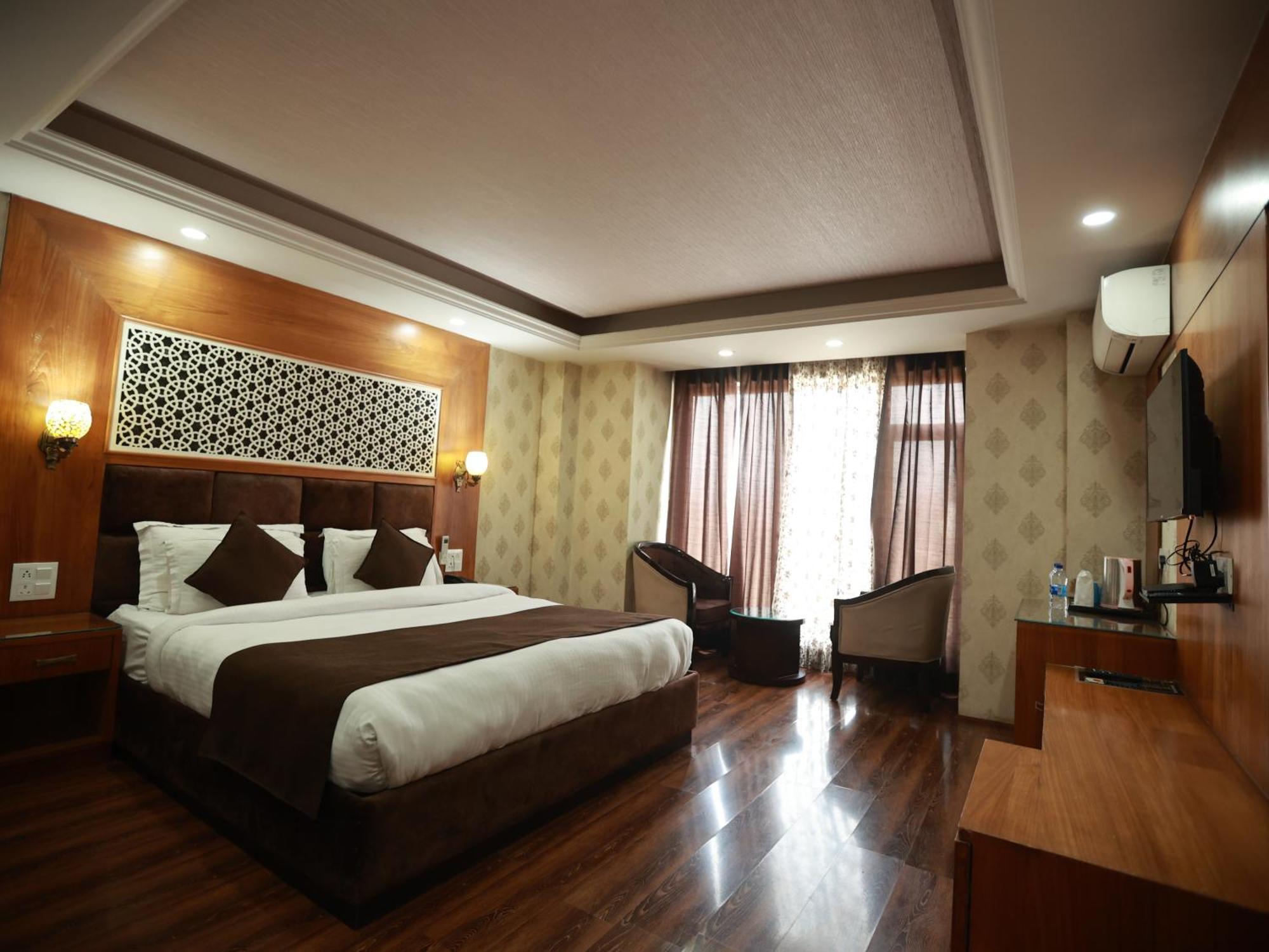 Hotel The Montreal Telbal Bagian luar foto