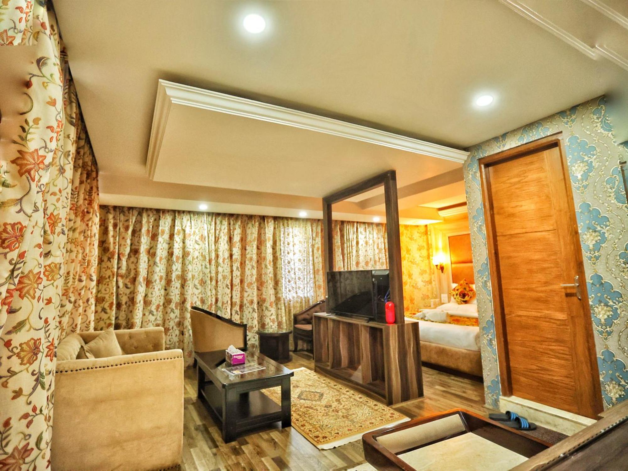 Hotel The Montreal Telbal Bagian luar foto