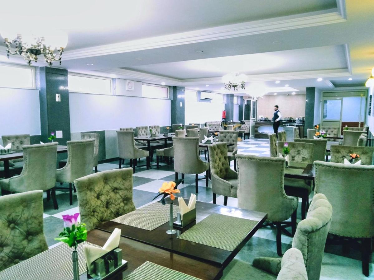 Hotel The Montreal Telbal Bagian luar foto